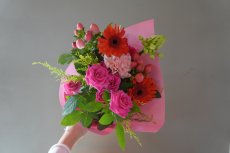 画像1: TICKLED PINK｜BUD_ishのピンクの花束・ブーケ (1)